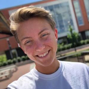 Meet your Posher, Hayley